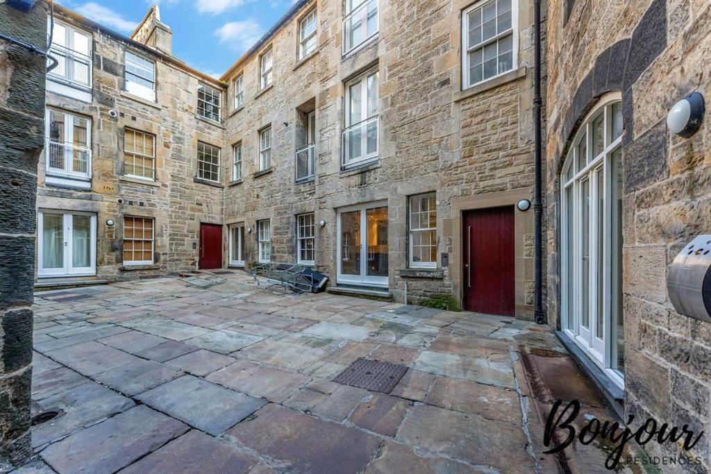 Spacious 2Br-2Ba - Grassmarket - Free Parking By Bonjour Residences Edinburgh Exteriér fotografie