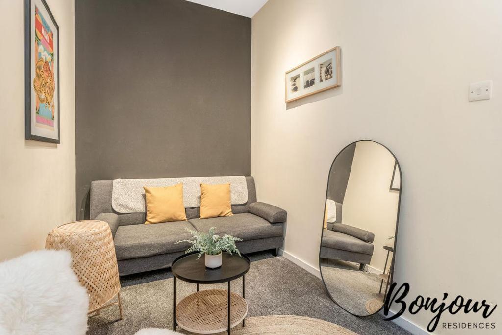 Spacious 2Br-2Ba - Grassmarket - Free Parking By Bonjour Residences Edinburgh Exteriér fotografie